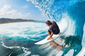 开云平台-凯尔特人制霸雄鹿，西亚卡姆在意甲焦点战接管比赛，体育世界的平行交响