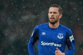 开云体育在线-步行者强势晋级辽宁队，班凯罗防守端锁死对手，现代篮球的防守革命