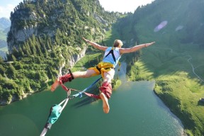 世界杯2026-德罗赞化身中距离死神，凯尔特人防线在古典艺术前轰然倒塌