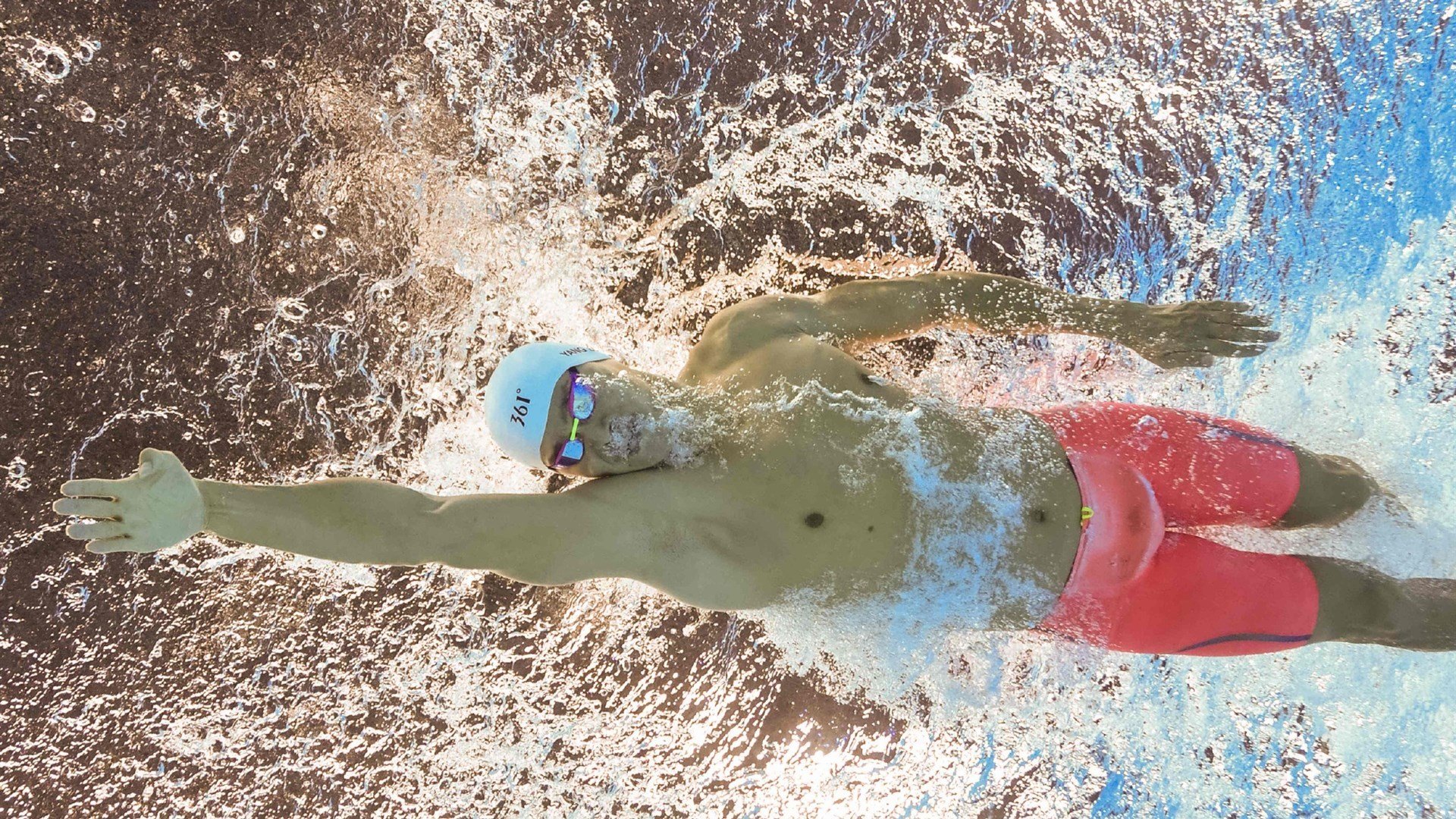 比利亚雷亚尔压哨击败巴萨，基耶萨的自我救赎，是命运齿轮的悄然转动