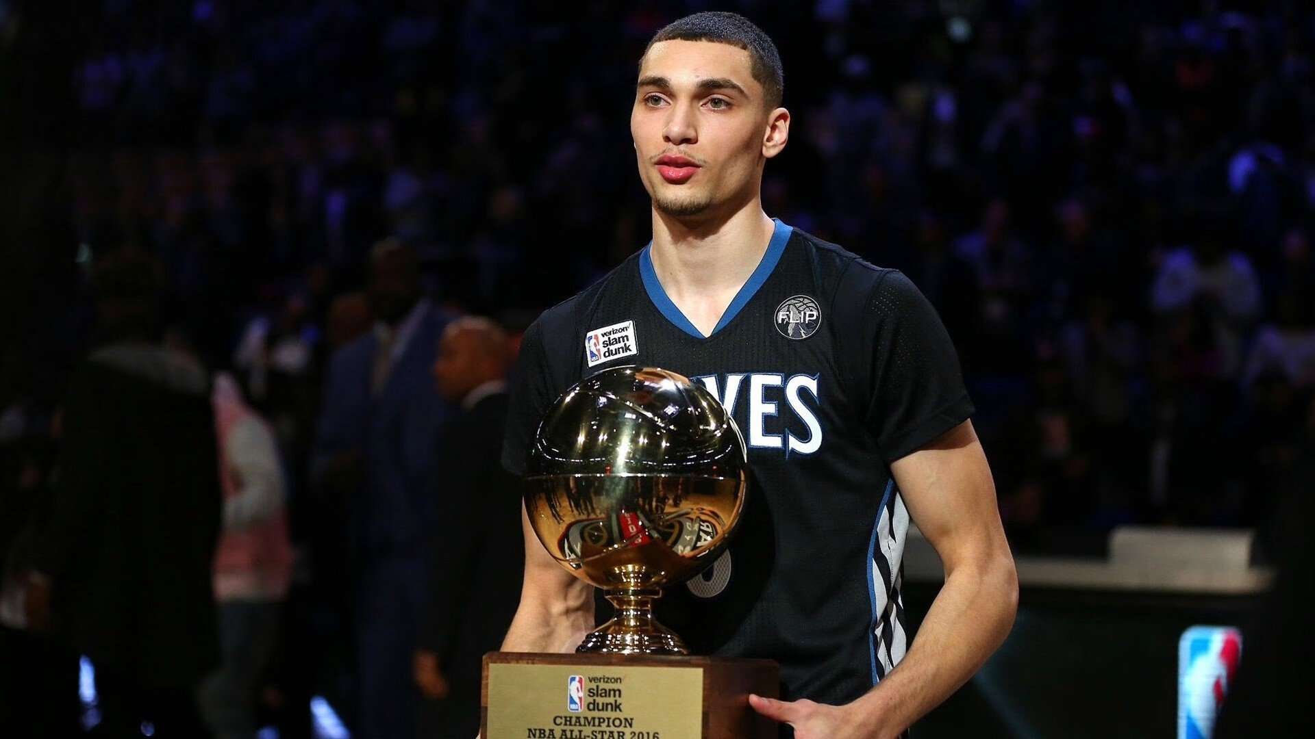 门迪爆发，从喀麦隆街头到里昂巅峰，一扇被叩响的命运之门